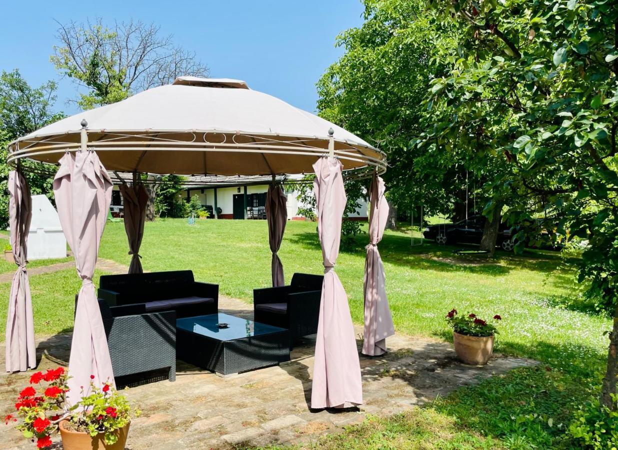 Lelle Vineyard Cottages Balatonlelle Eksteriør billede