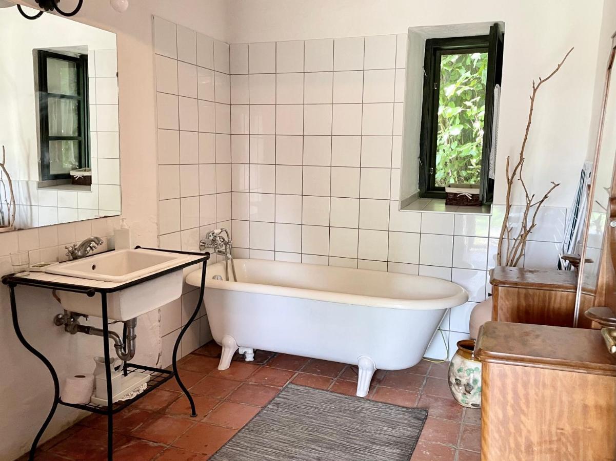 Lelle Vineyard Cottages Balatonlelle Eksteriør billede